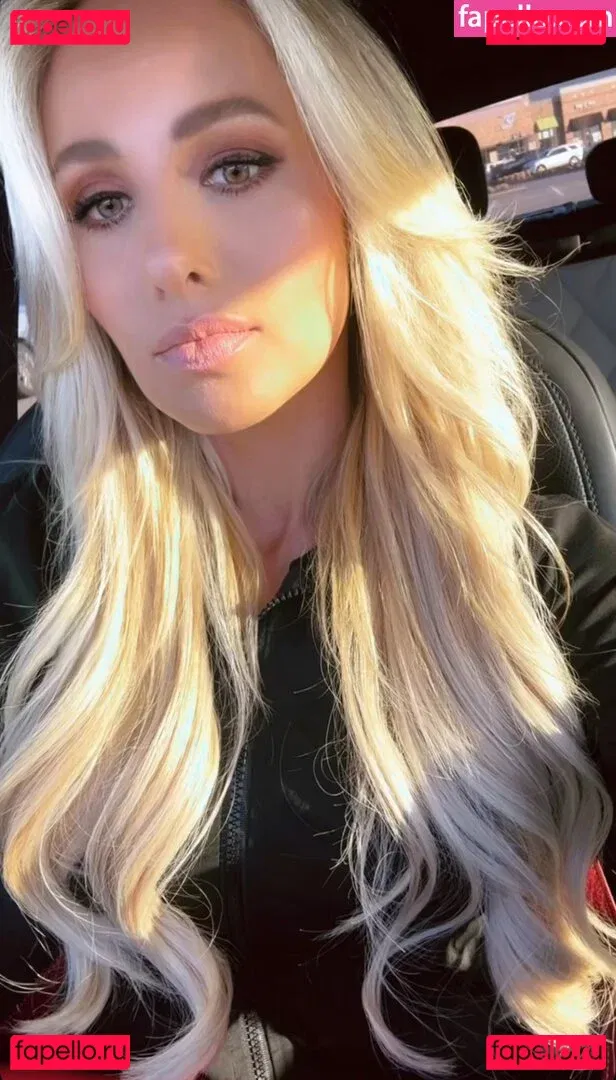 Tomi Lahren Onlyfans Photo Gallery 