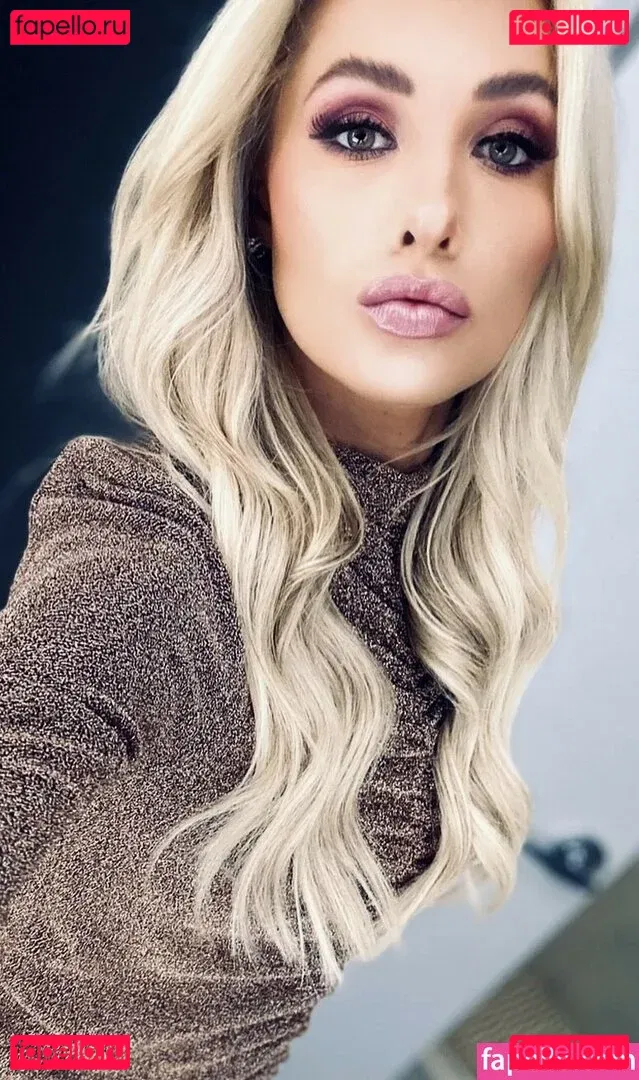 Tomi Lahren Onlyfans Photo Gallery 