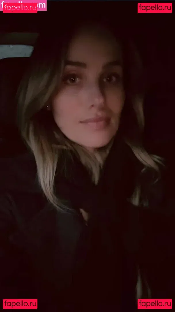 Tomi Lahren Onlyfans Photo Gallery 