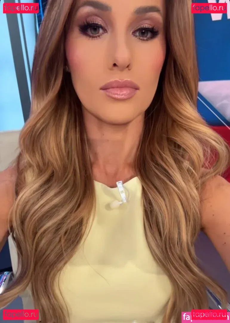 Tomi Lahren Onlyfans Photo Gallery 