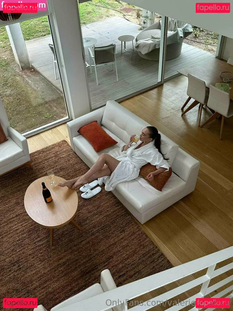 valerie.chantal Onlyfans Photo Gallery 