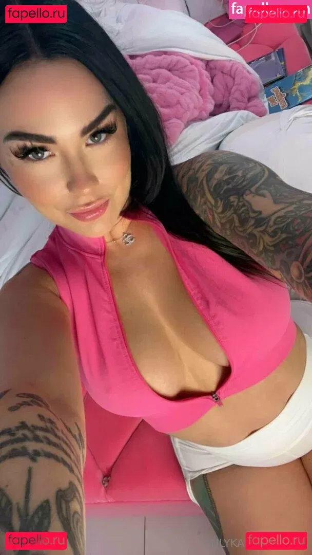 karmenkarma Onlyfans Photo Gallery 