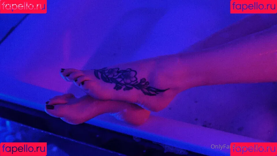 a.pozuje Onlyfans Photo Gallery 