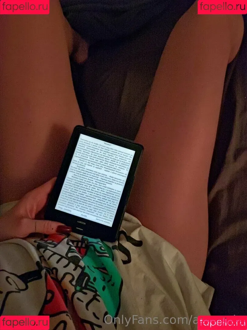 a.pozuje Onlyfans Photo Gallery 