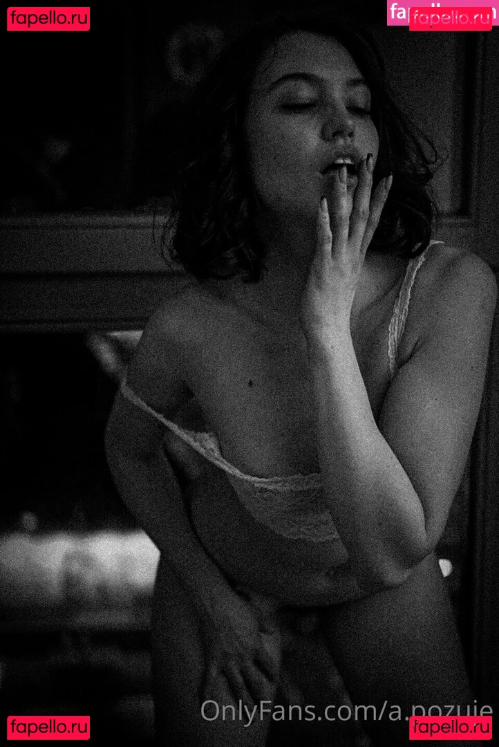 a.pozuje Onlyfans Photo Gallery 