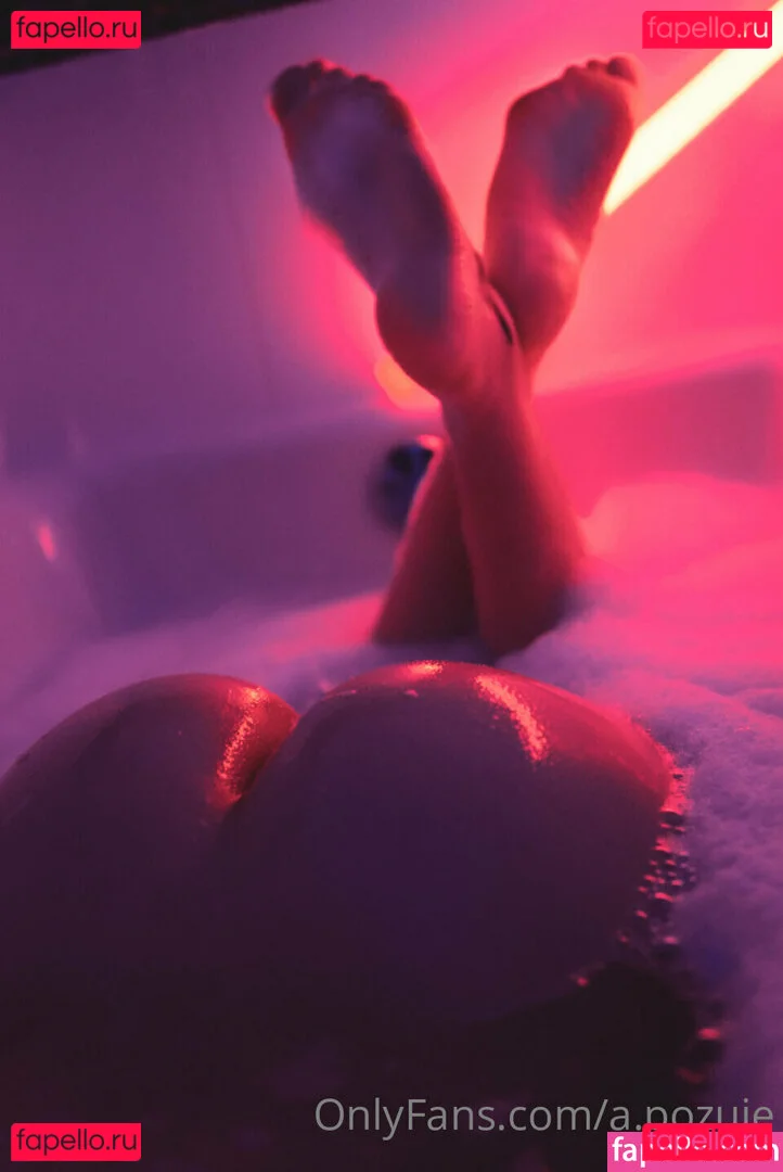 a.pozuje Onlyfans Photo Gallery 