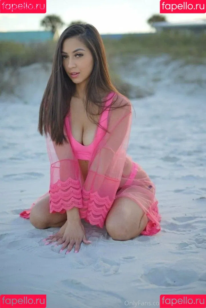 Lil Asian Princess Onlyfans Photo Gallery 