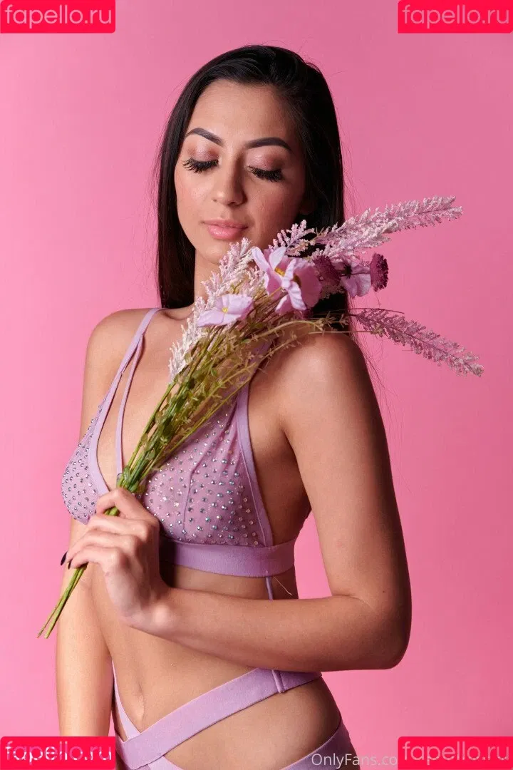 Lil Asian Princess Onlyfans Photo Gallery 