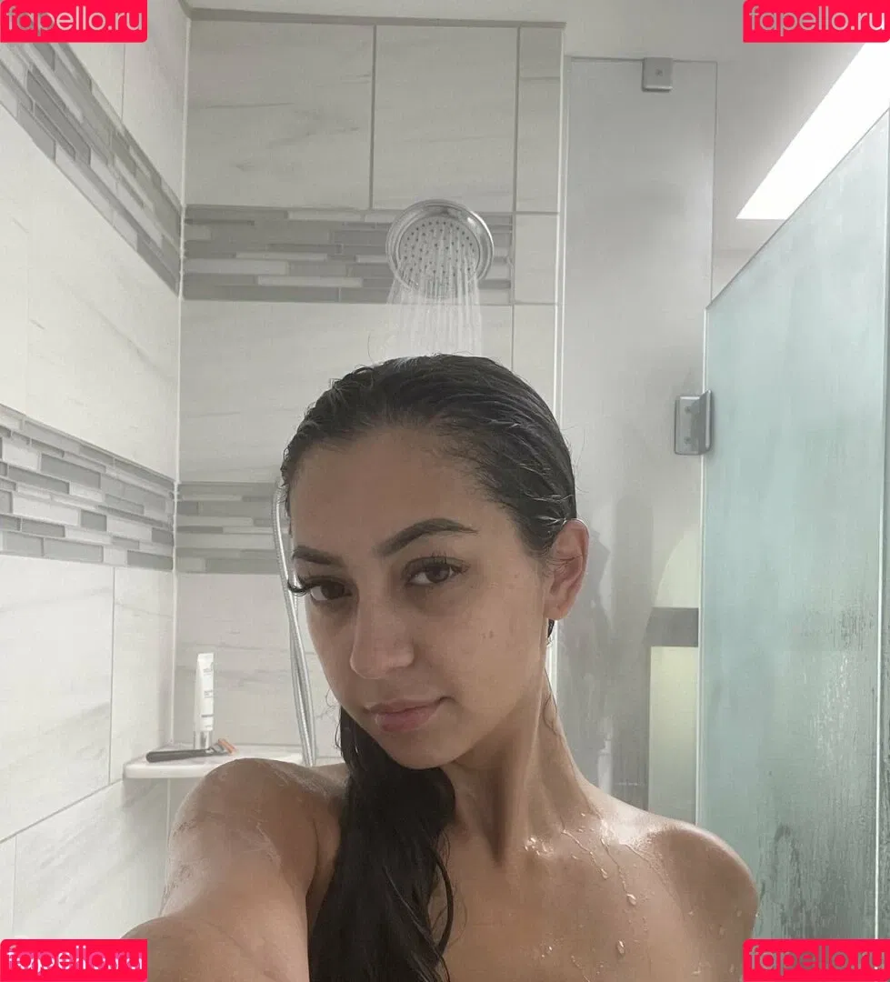 Lil Asian Princess Onlyfans Photo Gallery 