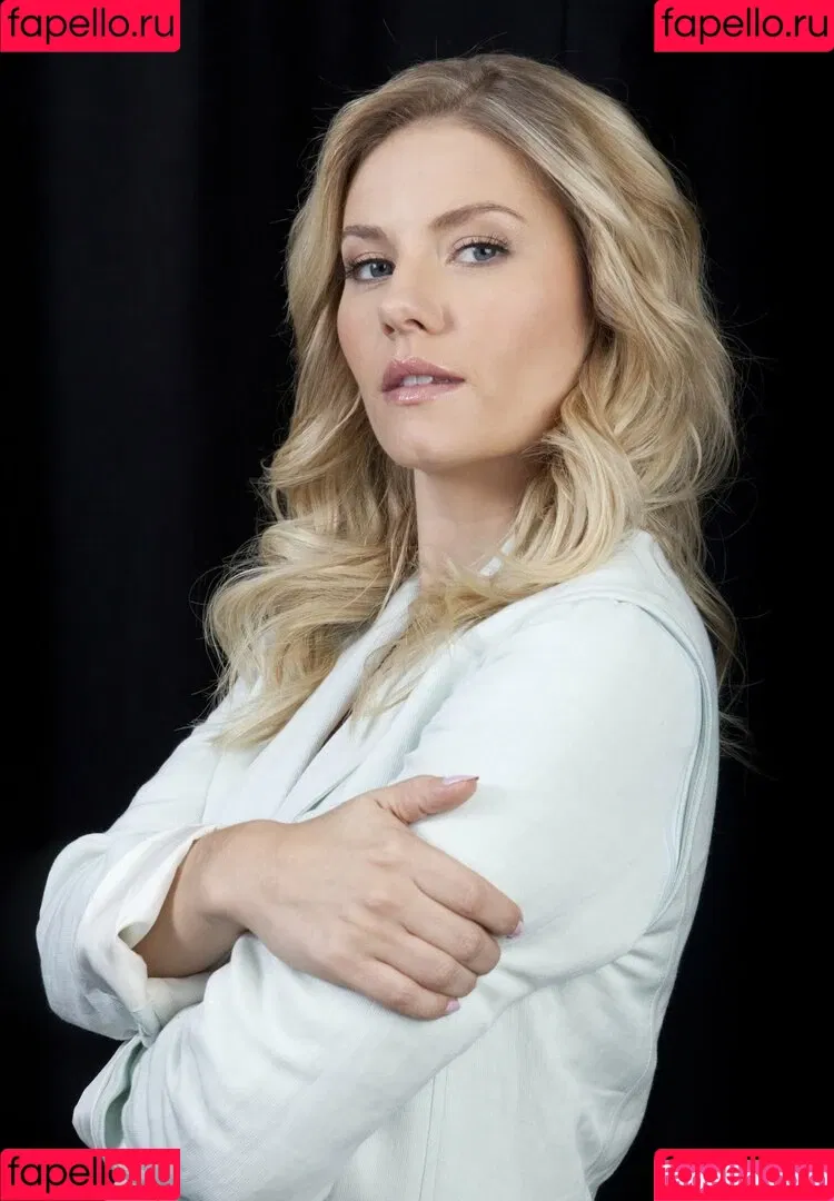Elisha Cuthbert Onlyfans Photo Gallery 