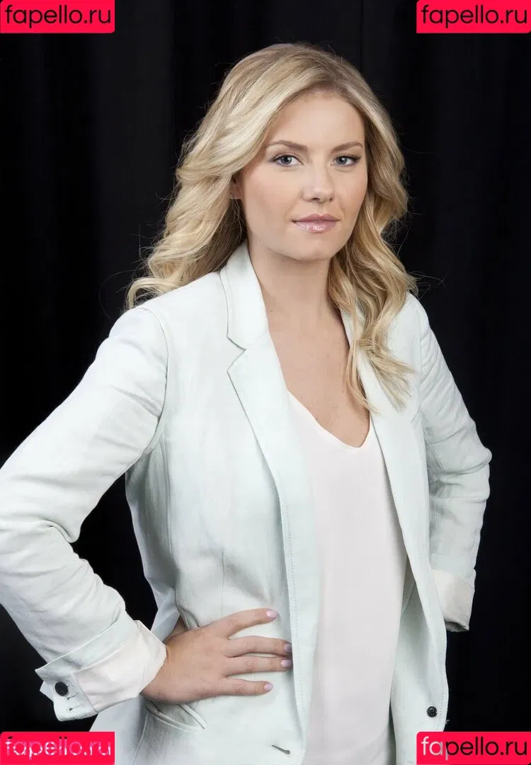 Elisha Cuthbert Onlyfans Photo Gallery 