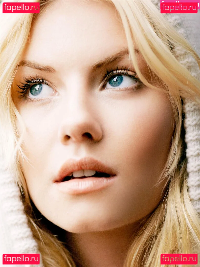 Elisha Cuthbert Onlyfans Photo Gallery 