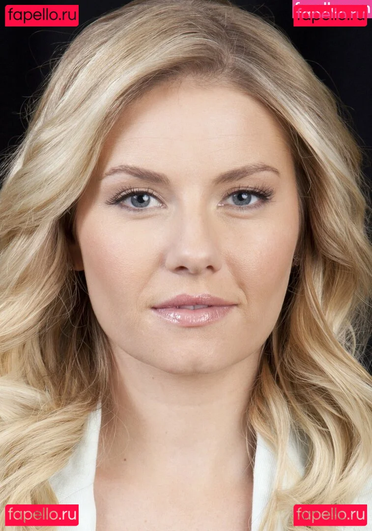 Elisha Cuthbert Onlyfans Photo Gallery 