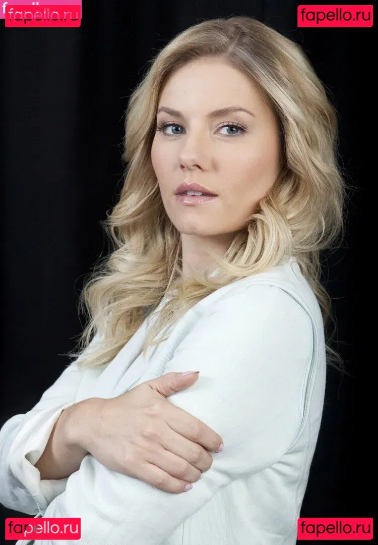 Elisha Cuthbert Onlyfans Photo Gallery 