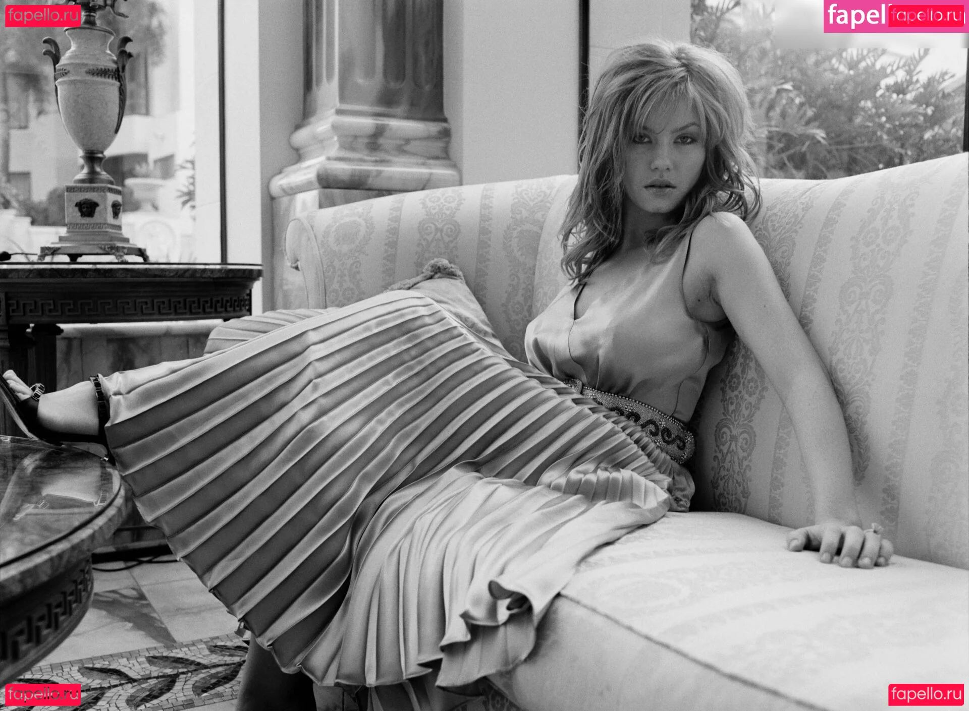 Elisha Cuthbert Onlyfans Photo Gallery 