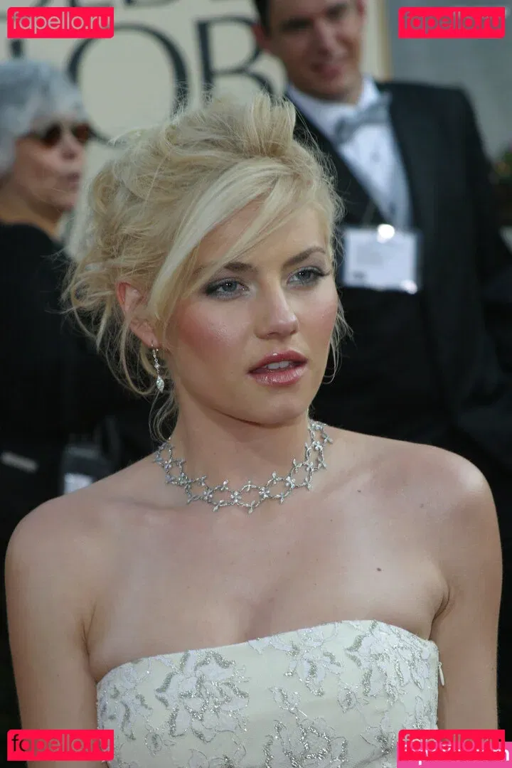 Elisha Cuthbert Onlyfans Photo Gallery 