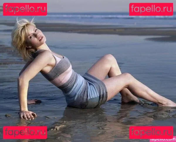 Elisha Cuthbert Onlyfans Photo Gallery 