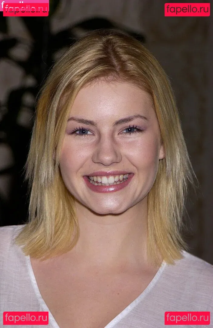 Elisha Cuthbert Onlyfans Photo Gallery 