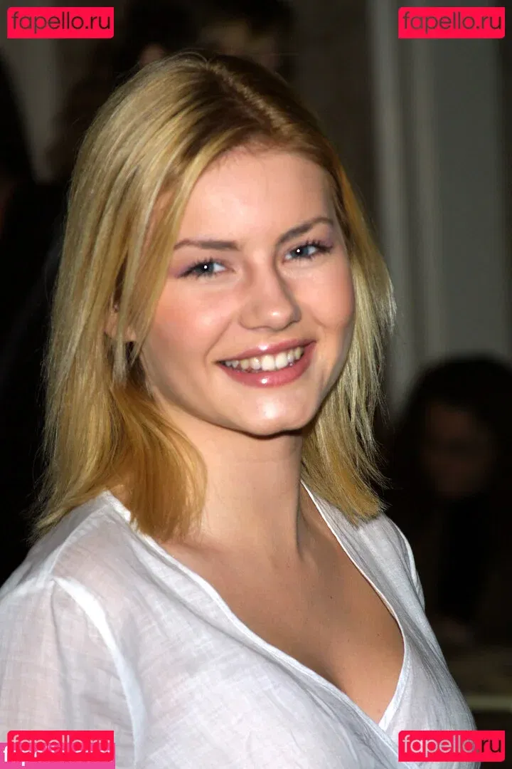 Elisha Cuthbert Onlyfans Photo Gallery 