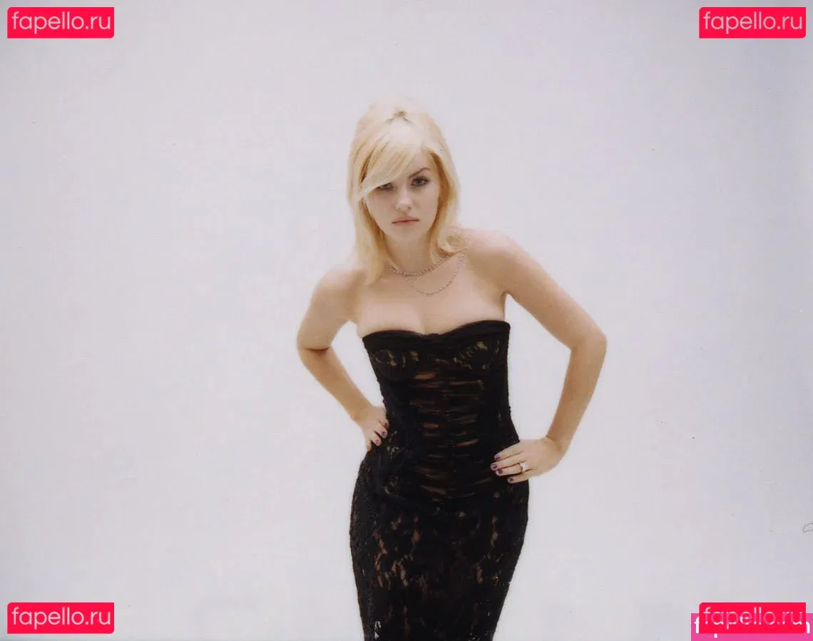 Elisha Cuthbert Onlyfans Photo Gallery 