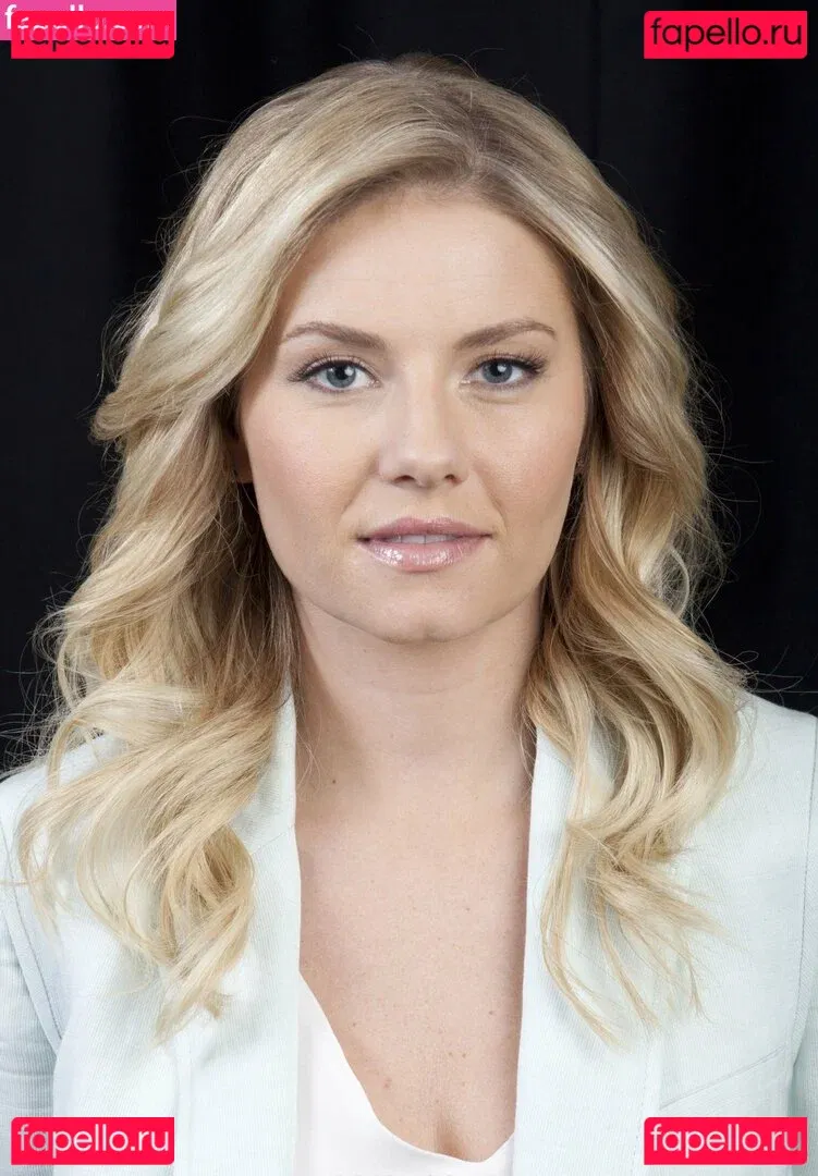 Elisha Cuthbert Onlyfans Photo Gallery 