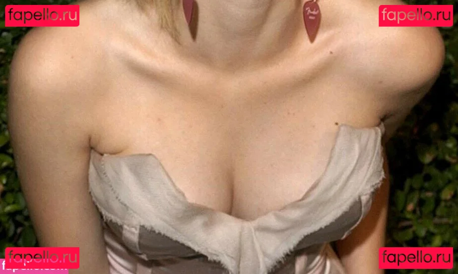 Elisha Cuthbert Onlyfans Photo Gallery 