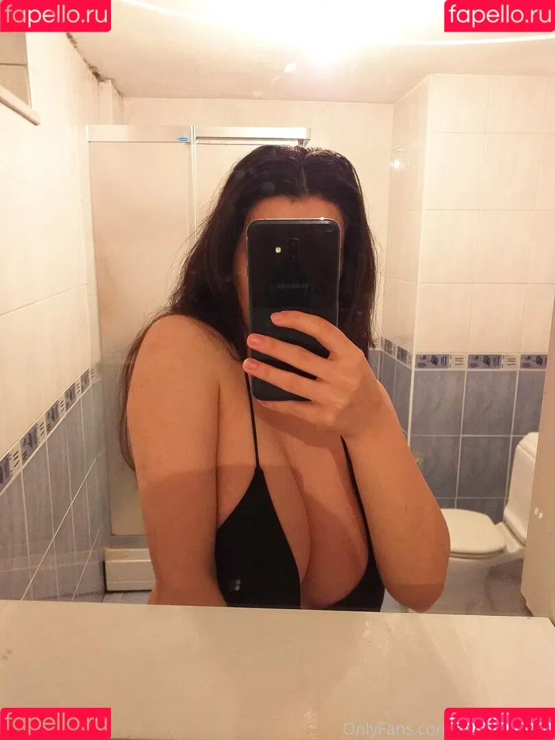 Merve Damla Onlyfans Photo Gallery 