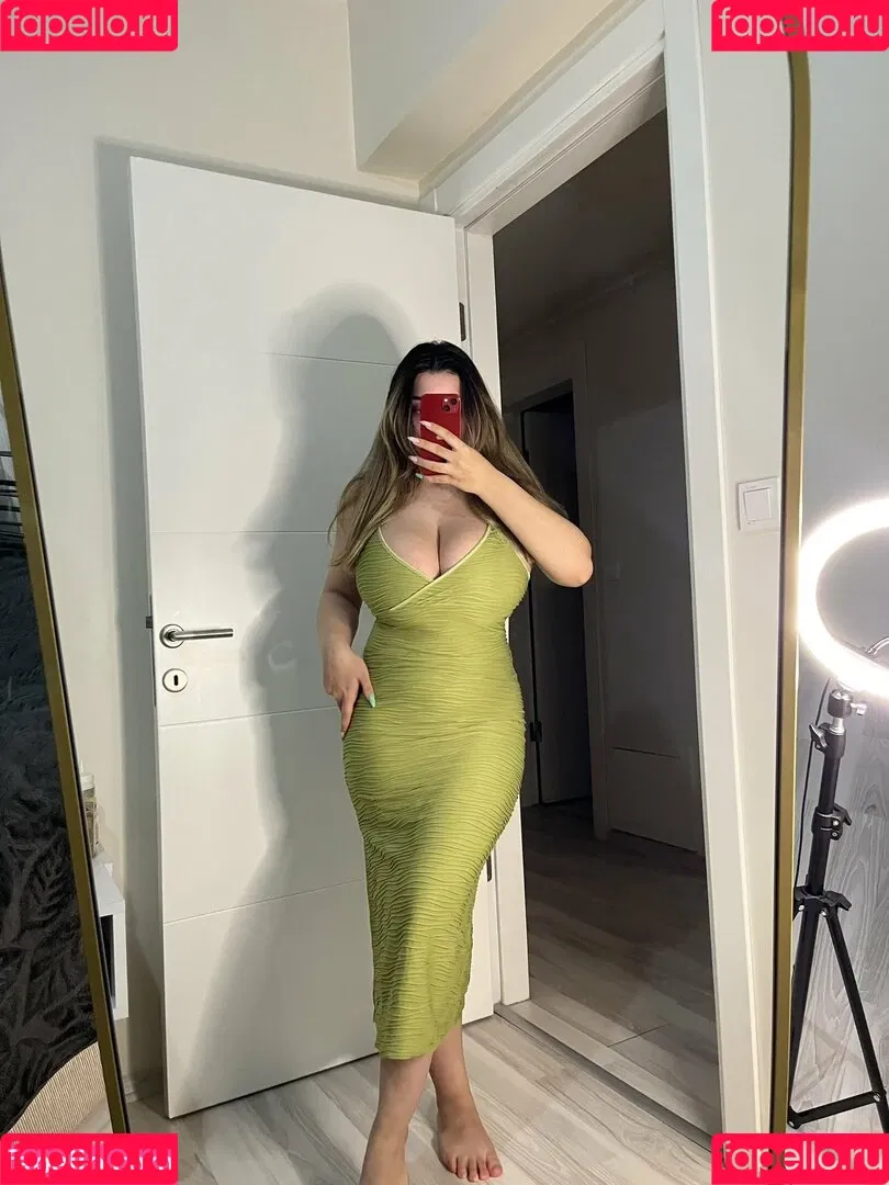 Merve Damla Onlyfans Photo Gallery 