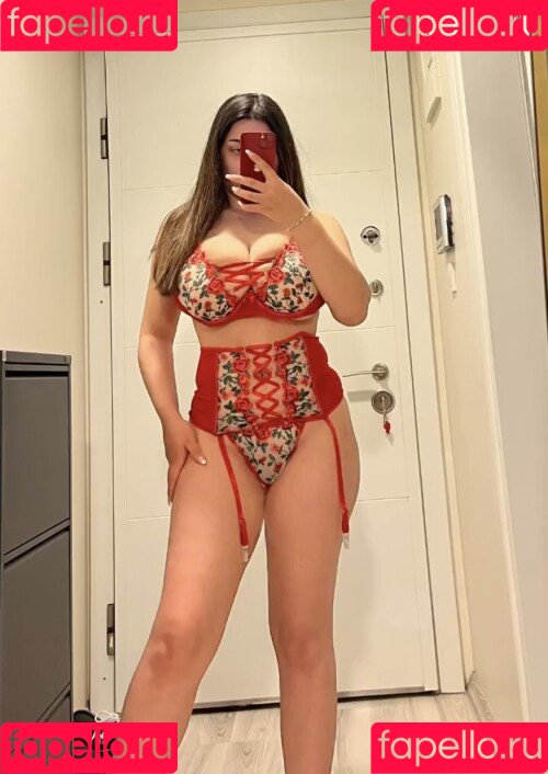 Merve Damla Onlyfans Photo Gallery 