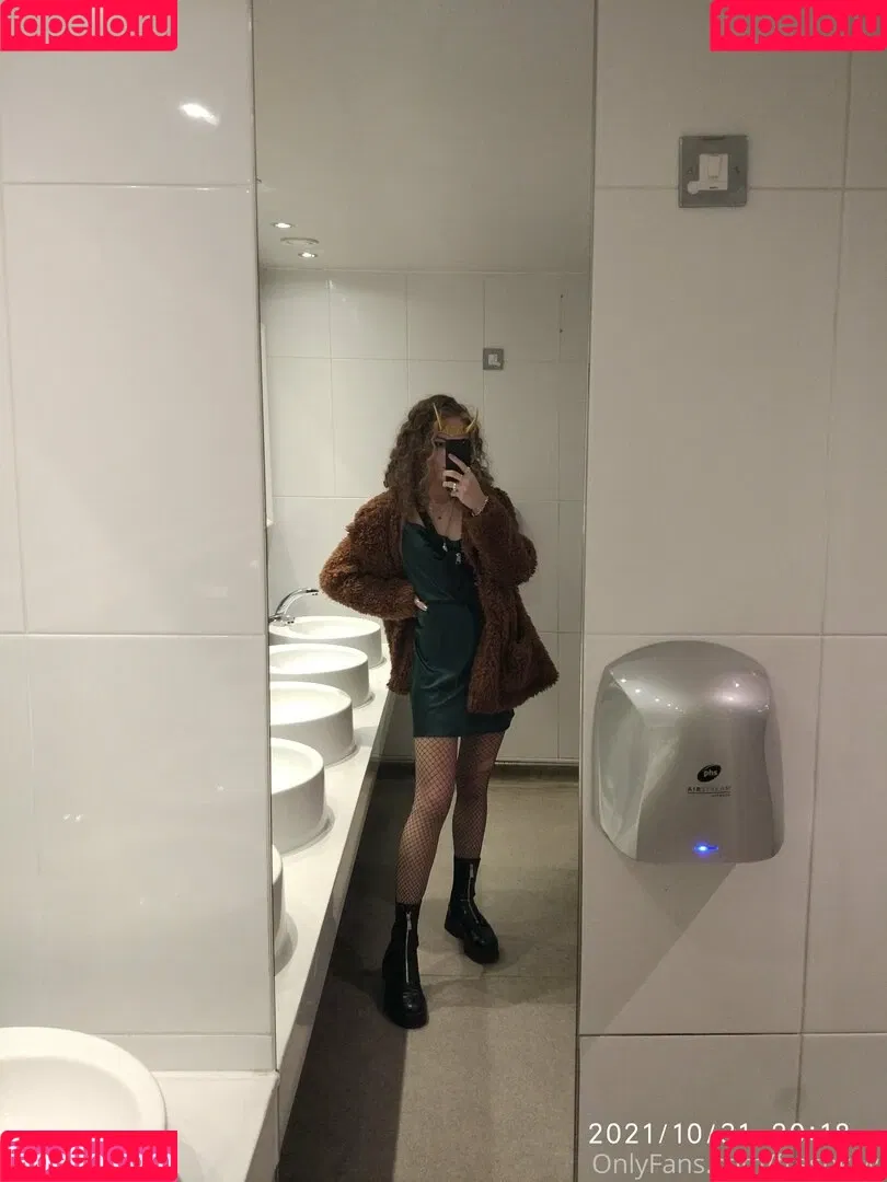 freshkiwi Onlyfans Photo Gallery 