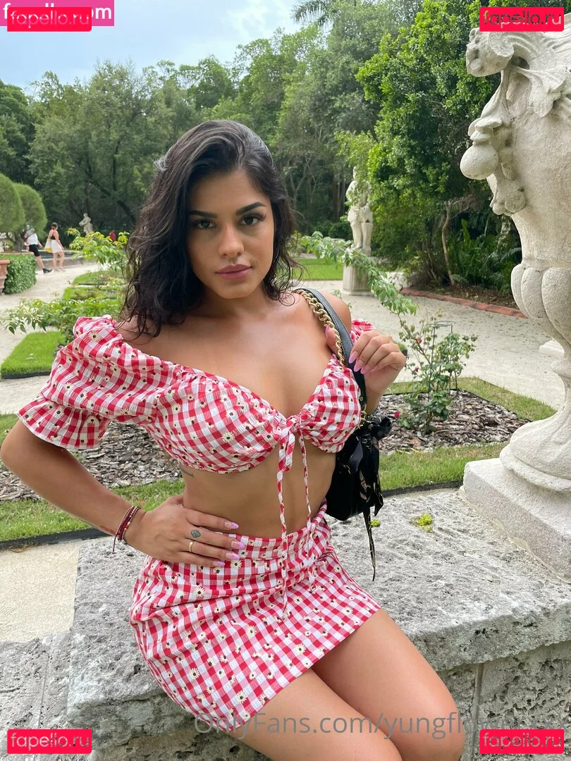 yungflowerxxx Onlyfans Photo Gallery 