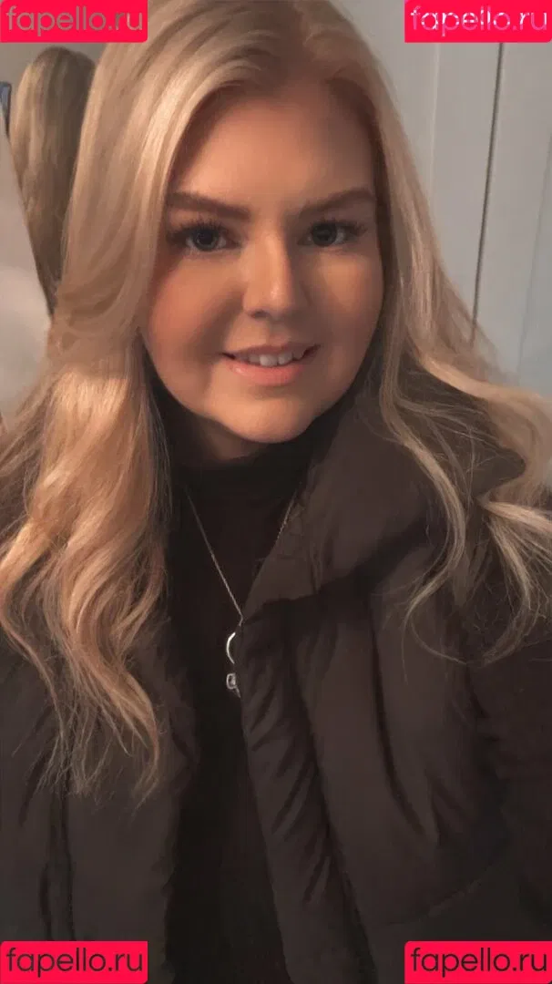 SarahLouxxx Onlyfans Photo Gallery 