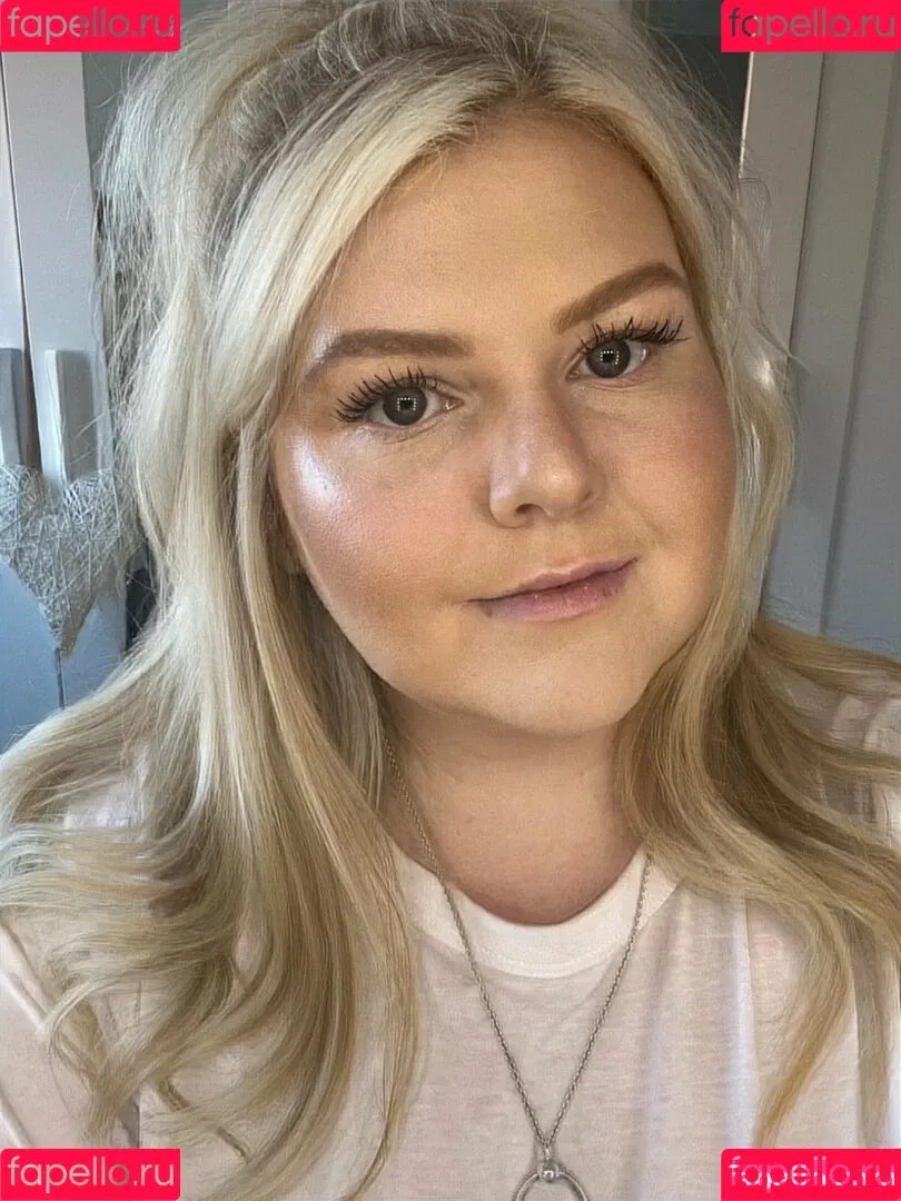 SarahLouxxx Onlyfans Photo Gallery 