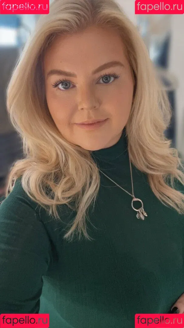 SarahLouxxx Onlyfans Photo Gallery 