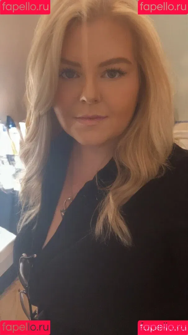 SarahLouxxx Onlyfans Photo Gallery 