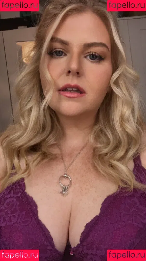 SarahLouxxx Onlyfans Photo Gallery 
