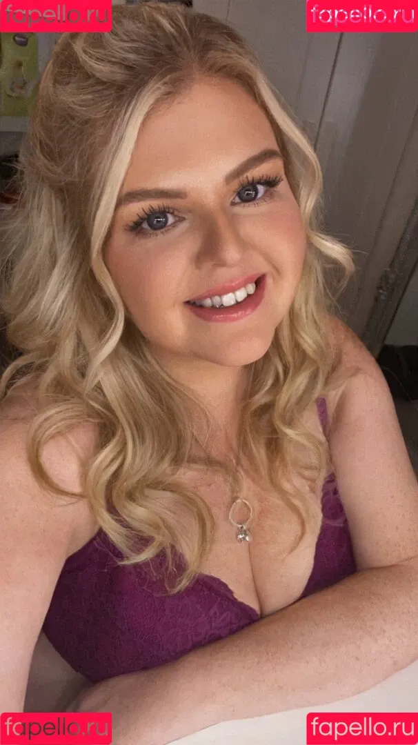 SarahLouxxx Onlyfans Photo Gallery 