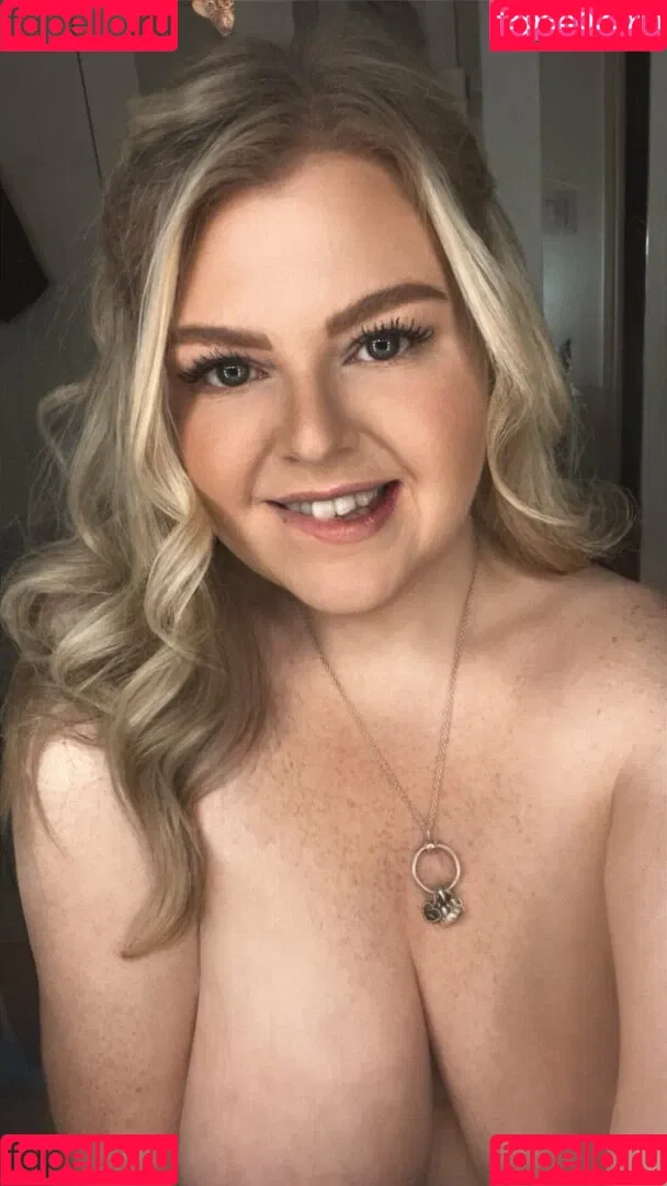 SarahLouxxx Onlyfans Photo Gallery 