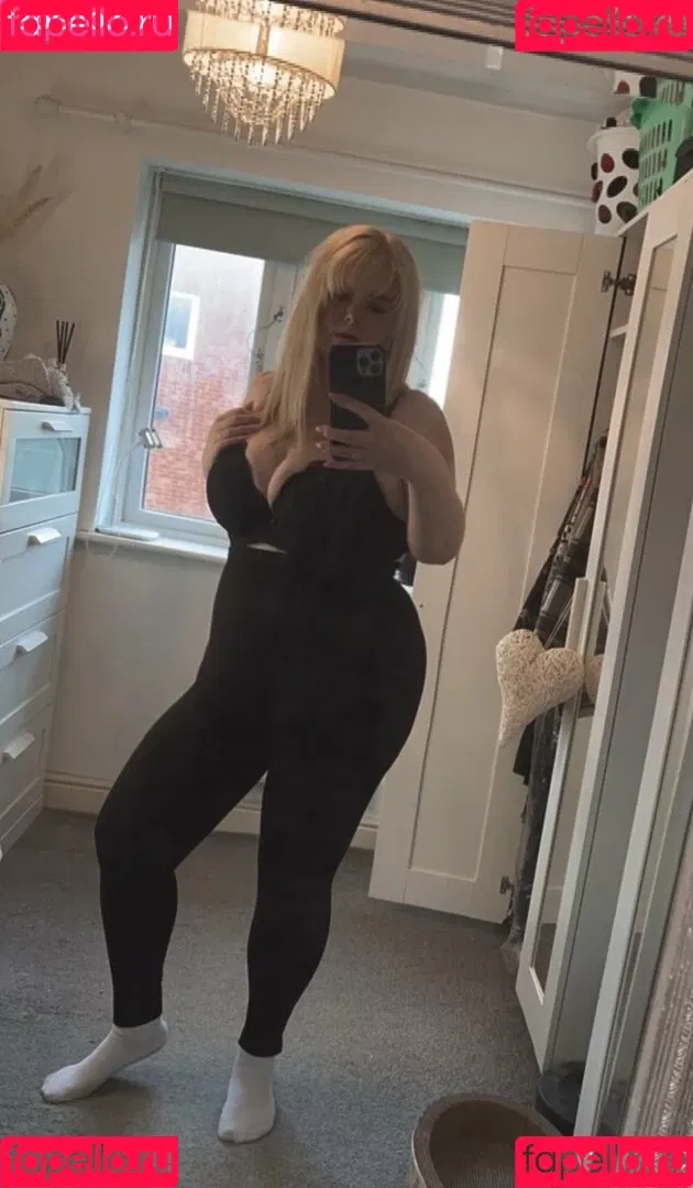 SarahLouxxx Onlyfans Photo Gallery 