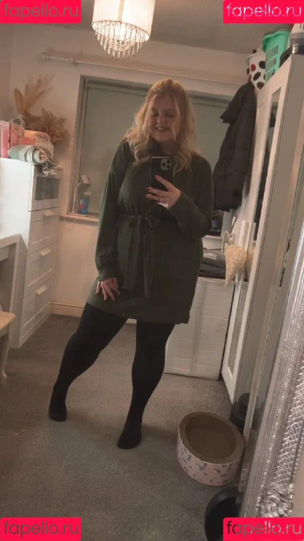 SarahLouxxx Onlyfans Photo Gallery 