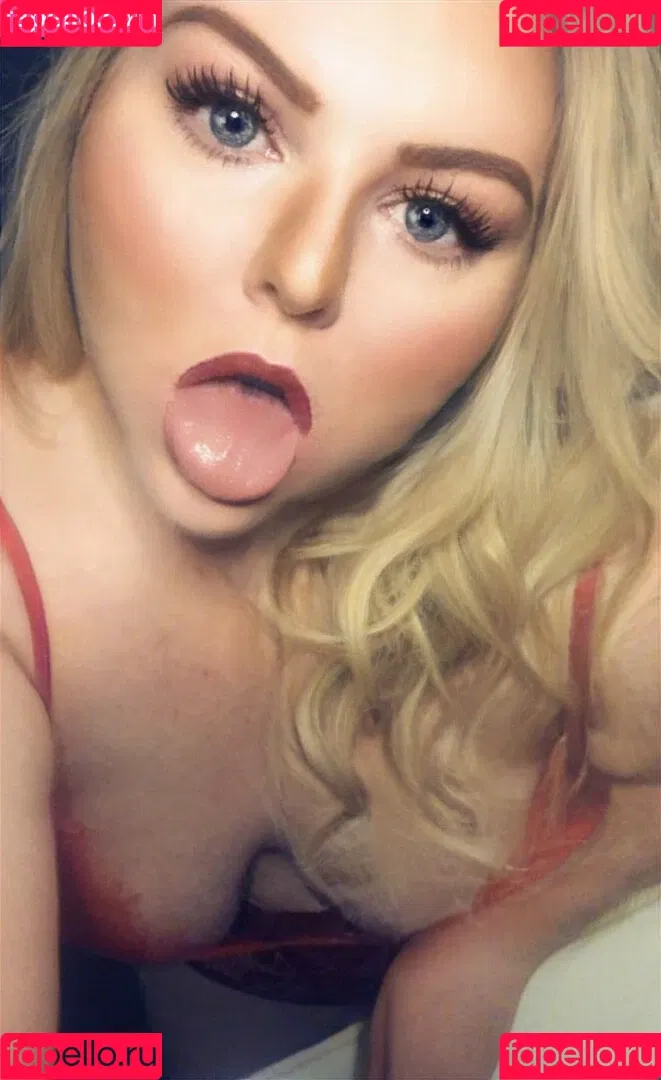 SarahLouxxx Onlyfans Photo Gallery 
