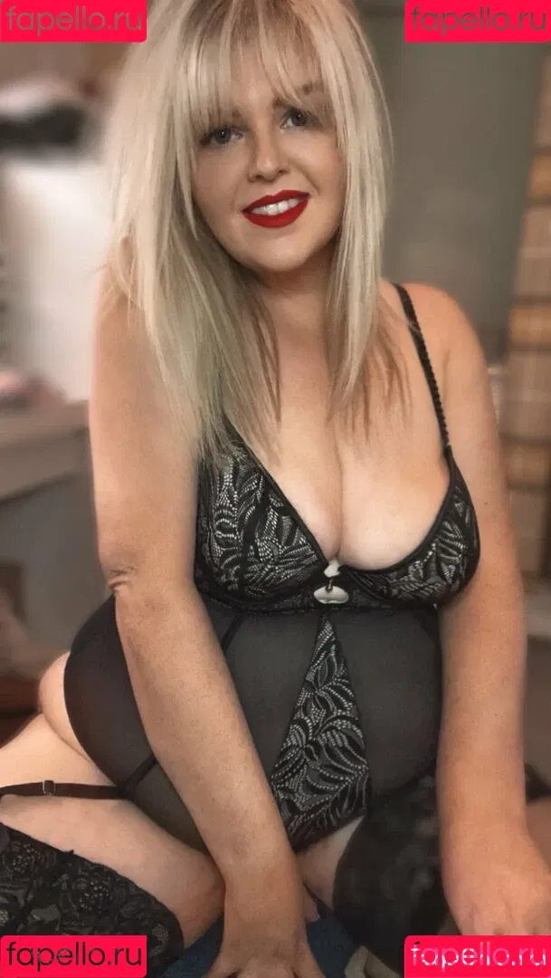 SarahLouxxx Onlyfans Photo Gallery 