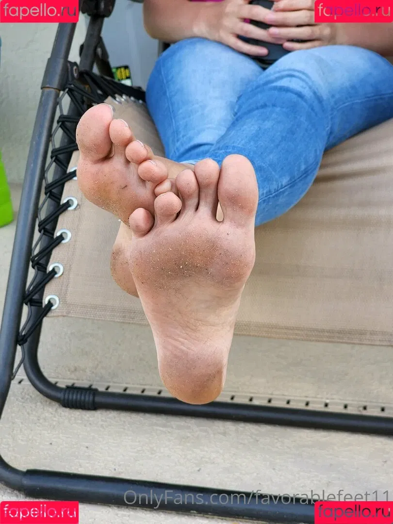 favorablefeet11 Onlyfans Photo Gallery 