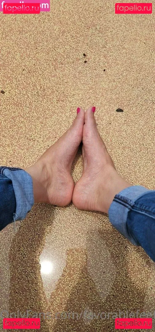 favorablefeet11 Onlyfans Photo Gallery 