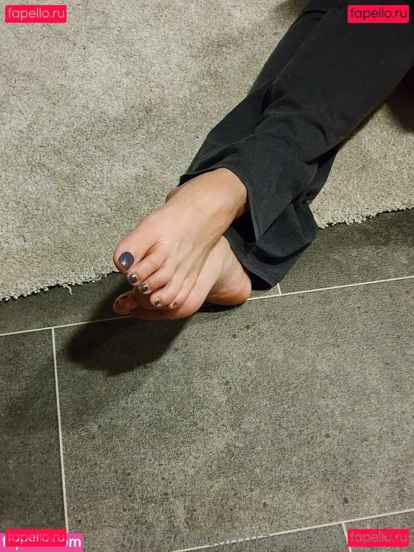 favorablefeet11 Onlyfans Photo Gallery 