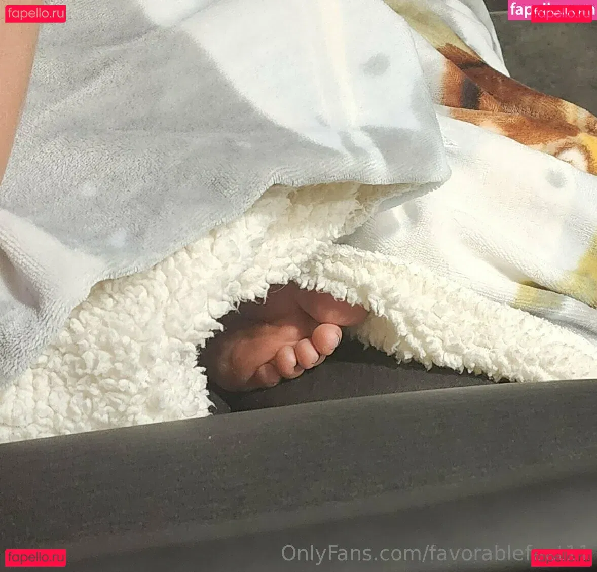 favorablefeet11 Onlyfans Photo Gallery 