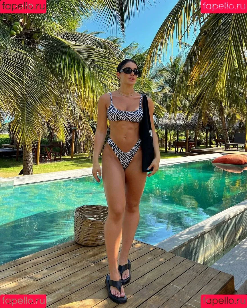 Iara Guimarães Onlyfans Photo Gallery 