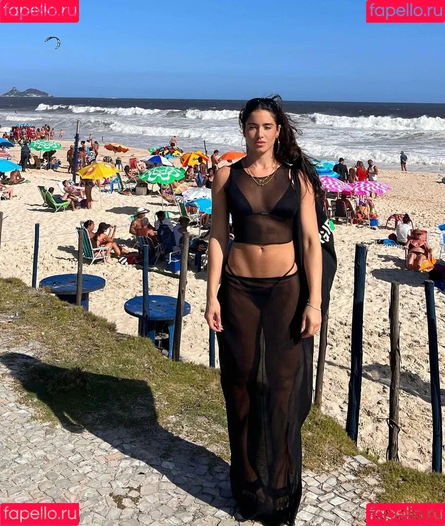 Iara Guimarães Onlyfans Photo Gallery 