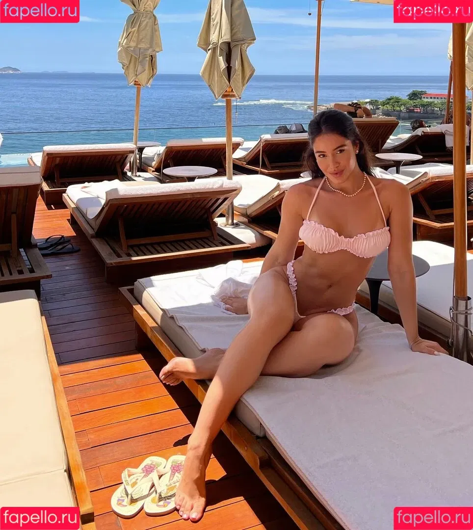 Iara Guimarães Onlyfans Photo Gallery 
