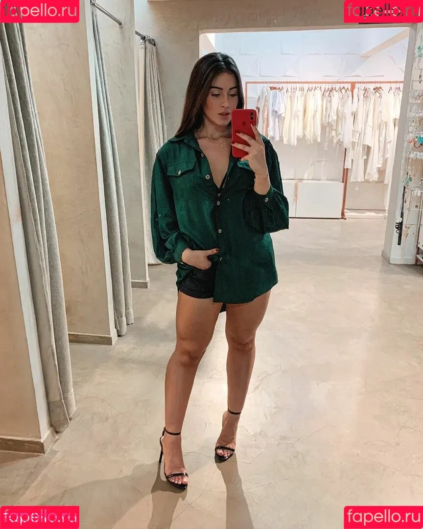 Iara Guimarães Onlyfans Photo Gallery 